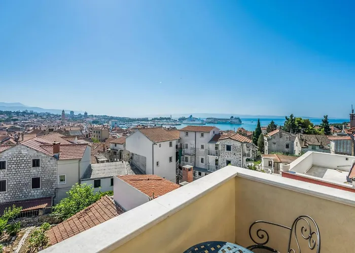 Anna Varos By Interhome Split